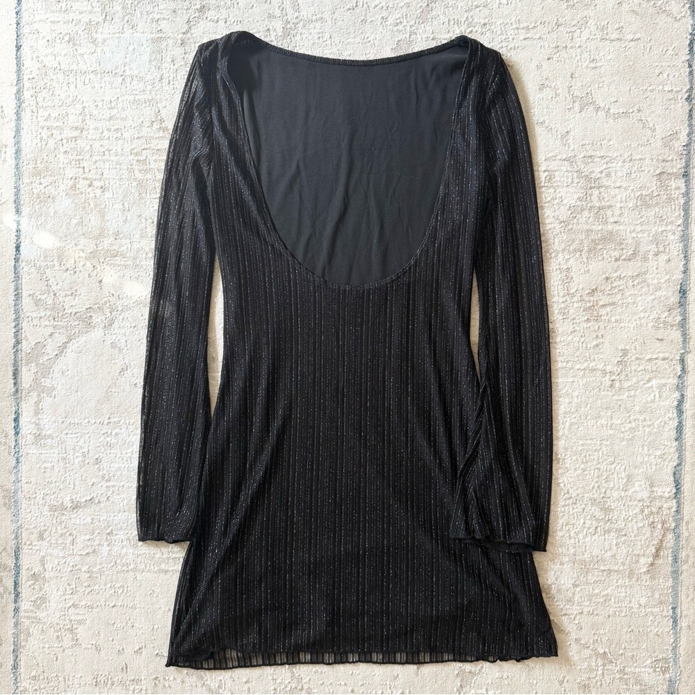 Elegant Open Back Long-Sleeve Dress